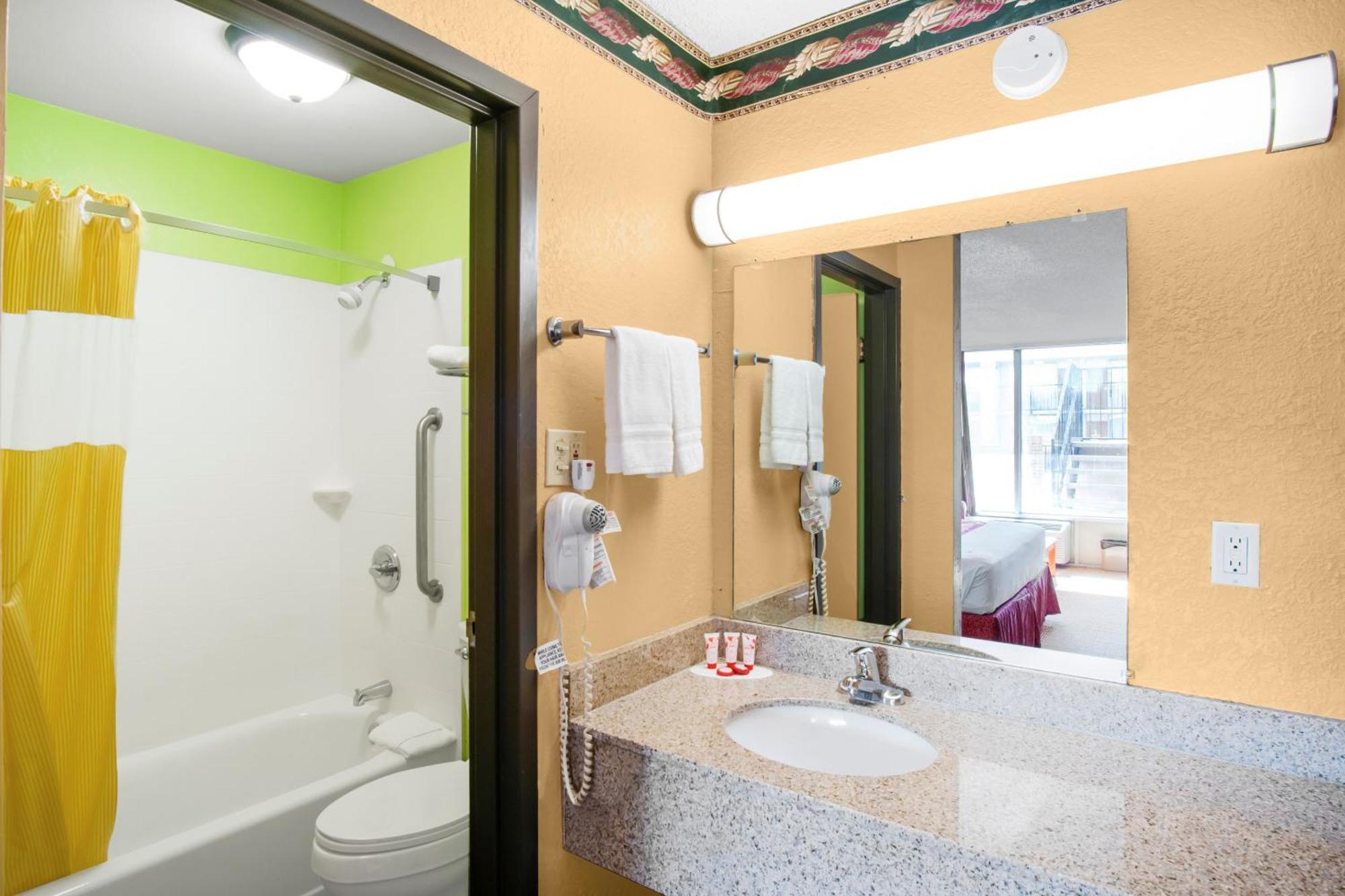 Oyo Hotel Oklahoma City South I-35 And Se 29Th Екстер'єр фото
